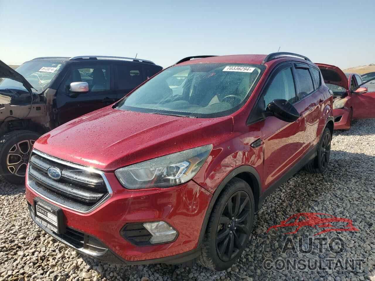 FORD ESCAPE 2017 - 1FMCU9GD8HUD11335