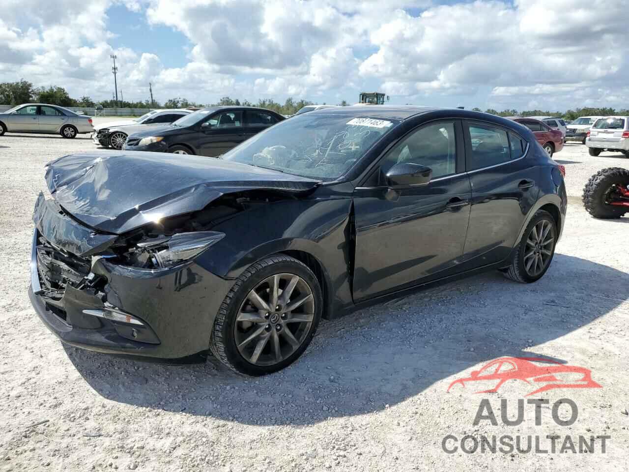 MAZDA 3 2018 - 3MZBN1M33JM178369