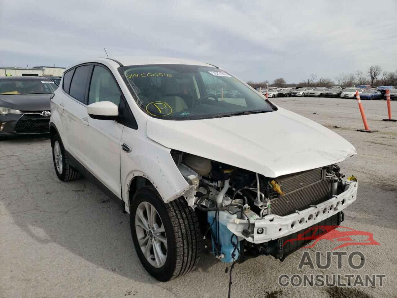 FORD ESCAPE 2017 - 1FMCU9GD1HUC00948
