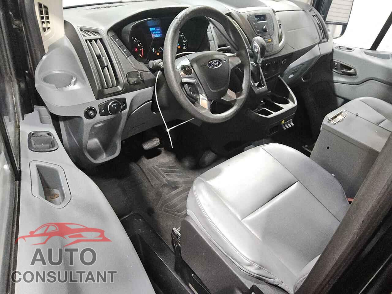 FORD TRANSIT 2017 - 1FTYR2CM1HKB01907