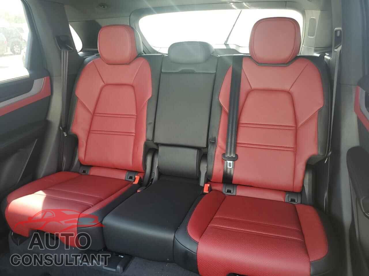 PORSCHE CAYENNE 2024 - WP1AA2AY6RDA12143