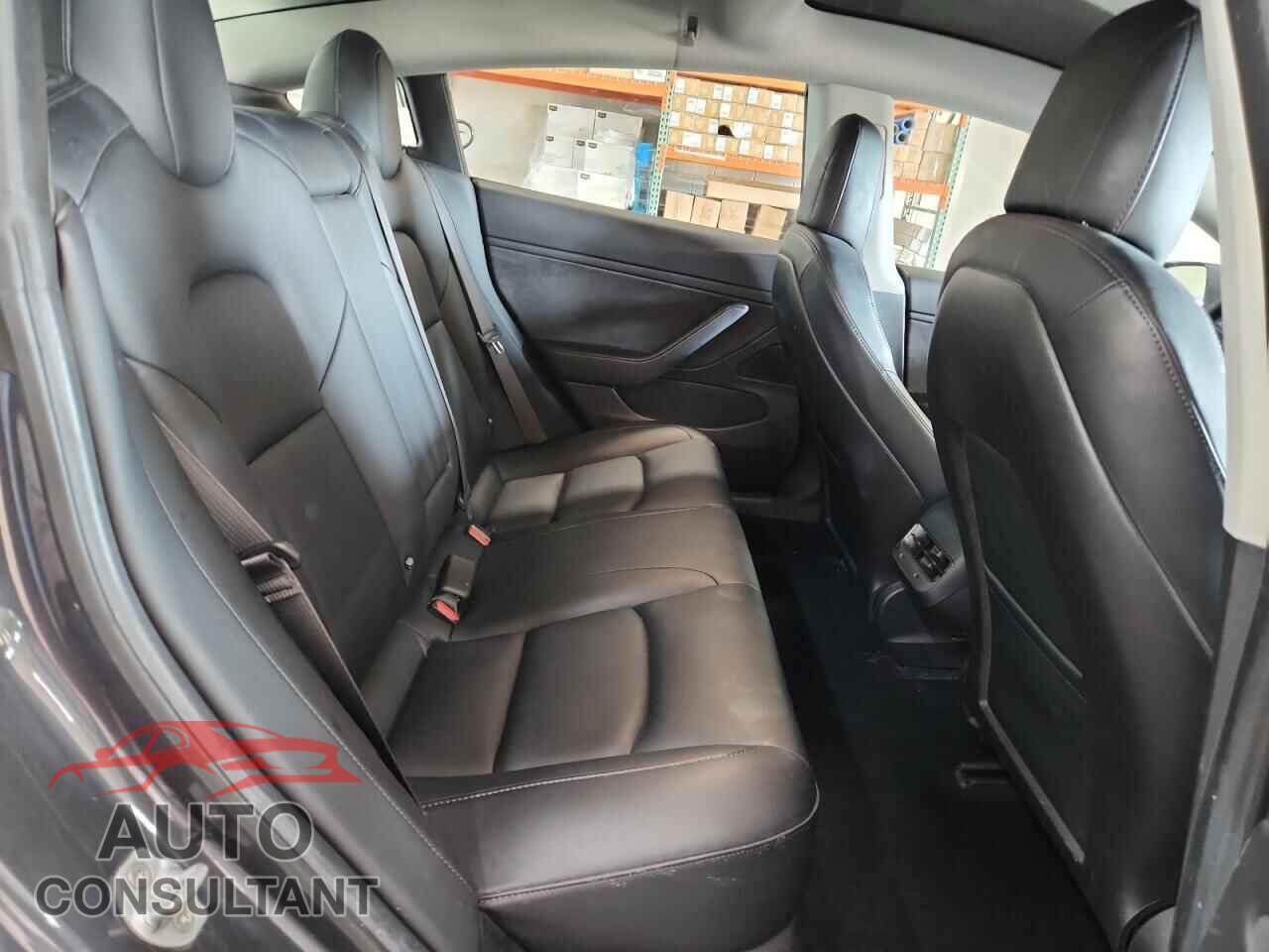 TESLA MODEL 3 2018 - 5YJ3E1EA0JF057923