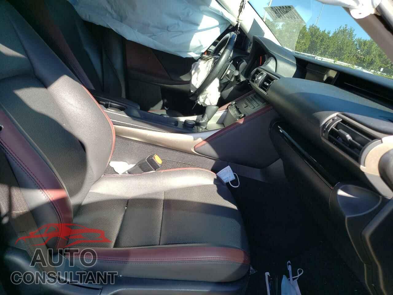 LEXUS IS 2017 - JTHBA1D29H5054434
