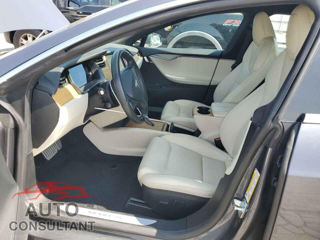 TESLA MODEL S 2020 - 5YJSA1E40LF390594
