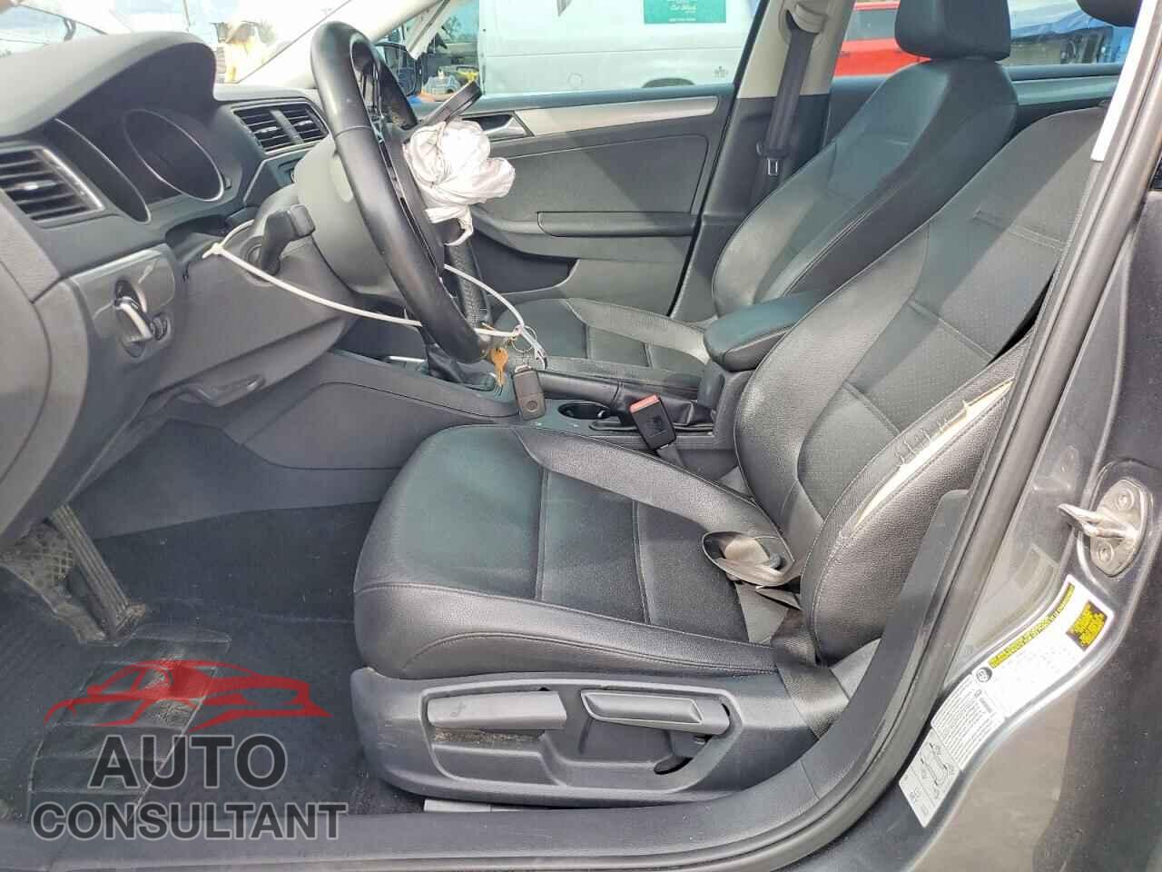 VOLKSWAGEN JETTA 2017 - 3VWDB7AJ2HM298309