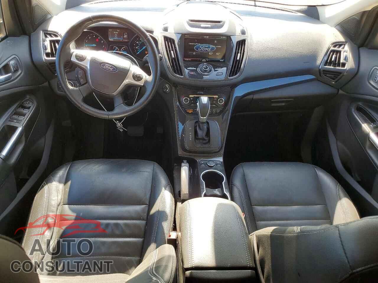 FORD ESCAPE 2015 - 1FMCU9J97FUB62143