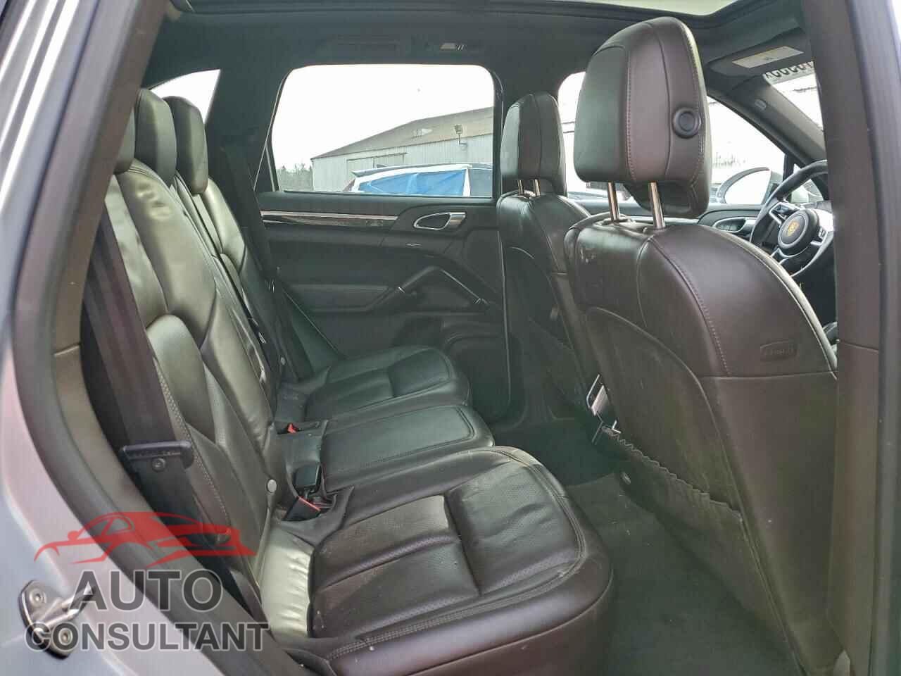 PORSCHE CAYENNE 2015 - WP1AF2A28FLA35423