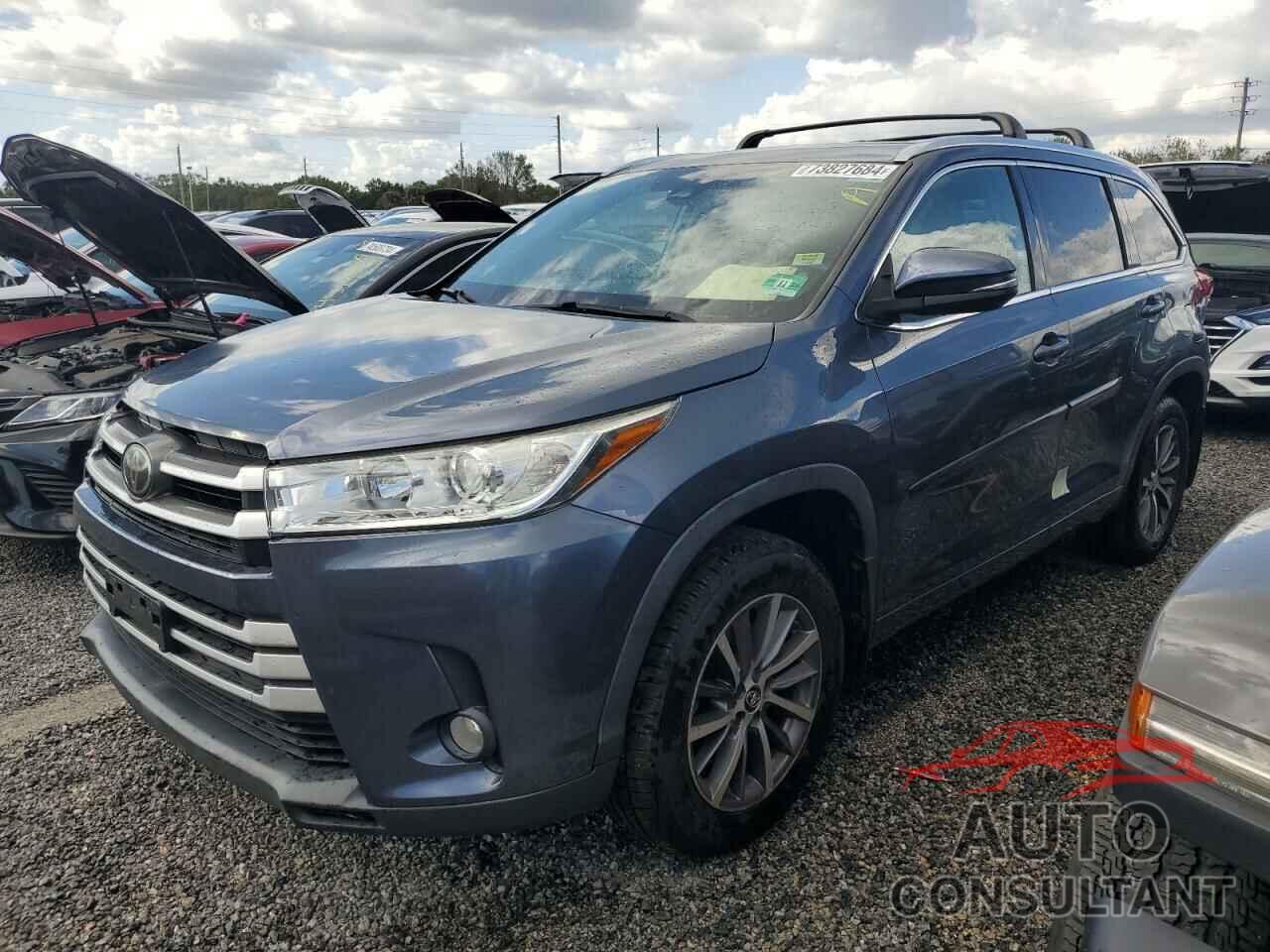 TOYOTA HIGHLANDER 2018 - 5TDJZRFH4JS812475