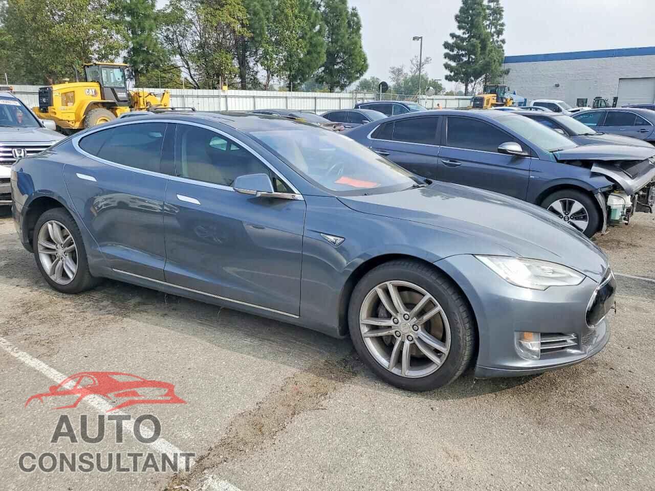 TESLA MODEL S 2013 - 5YJSA1DN5DFP04526