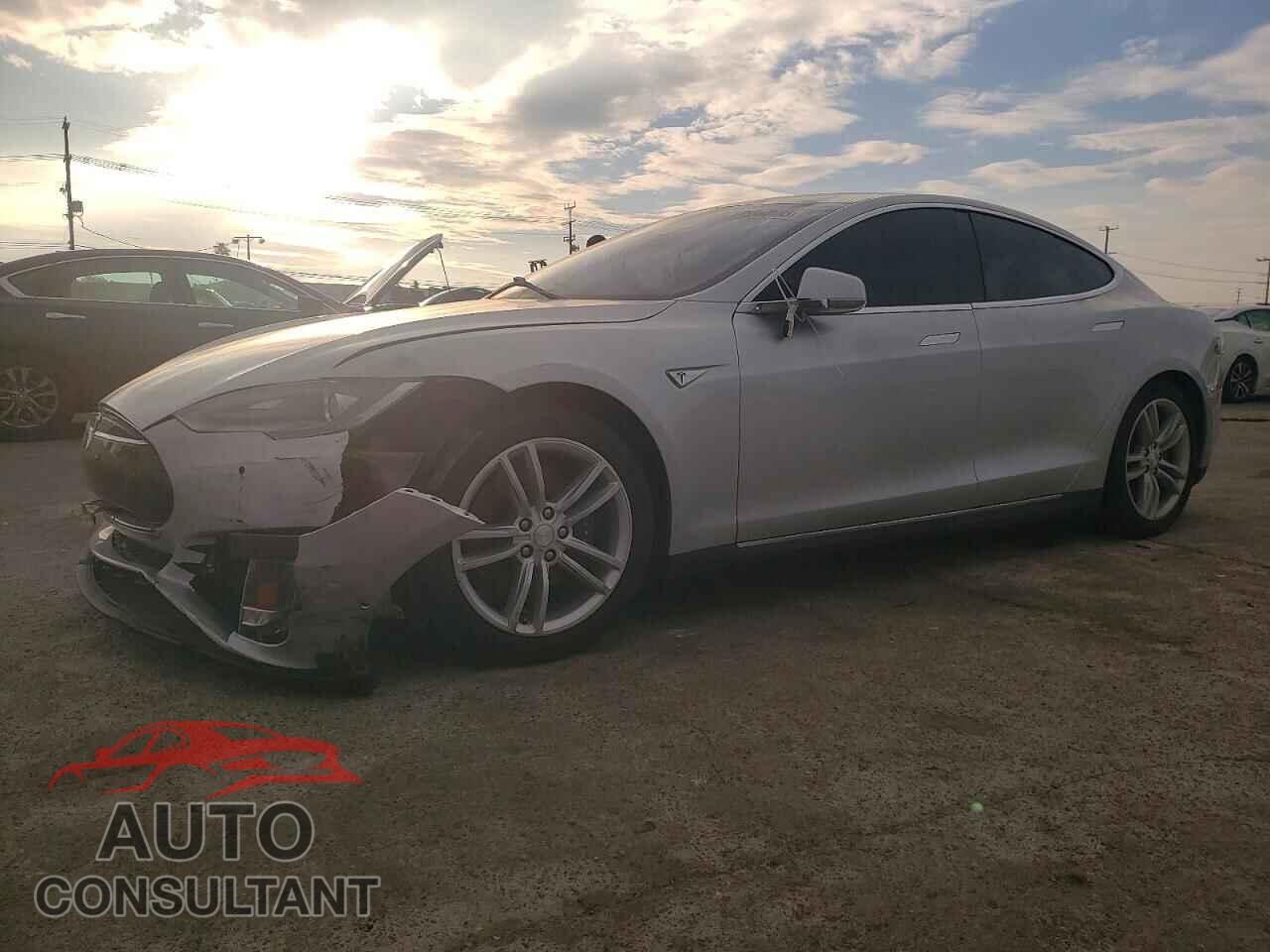 TESLA MODEL S 2014 - 5YJSA1H12EFP63896