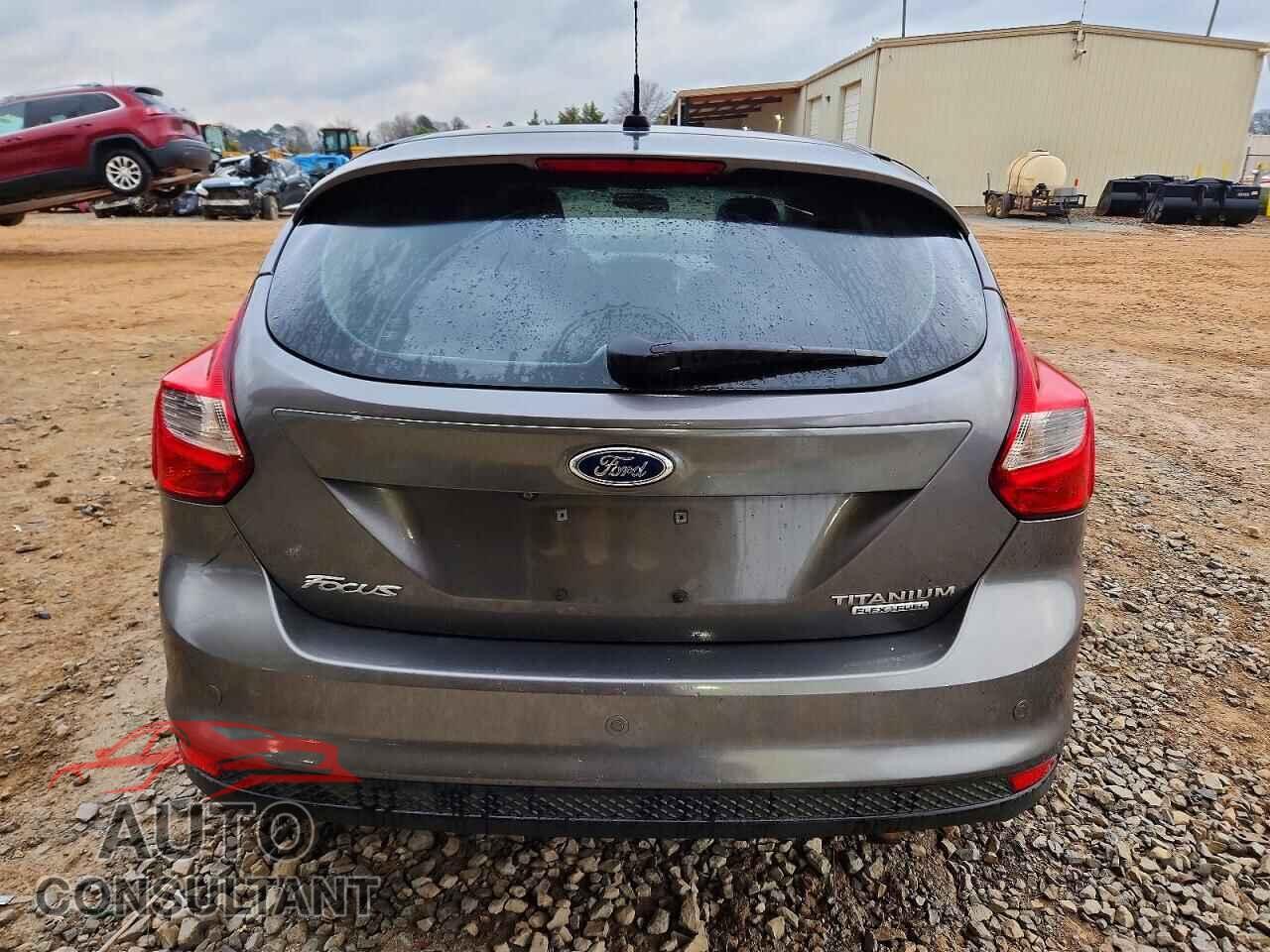 FORD FOCUS 2013 - 1FADP3N2XDL299872