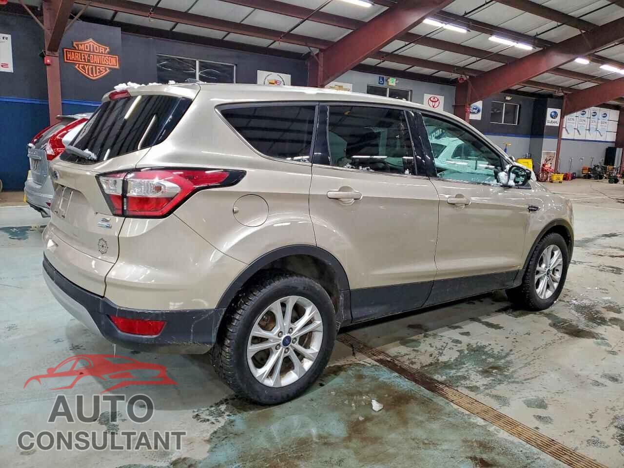 FORD ESCAPE 2017 - 1FMCU9GD9HUC70357