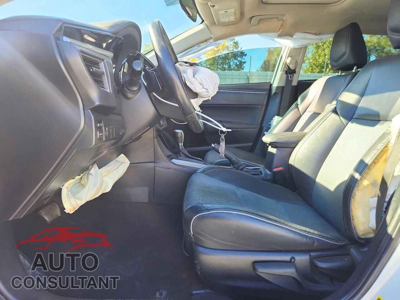 TOYOTA COROLLA 2015 - 2T1BURHE4FC292347