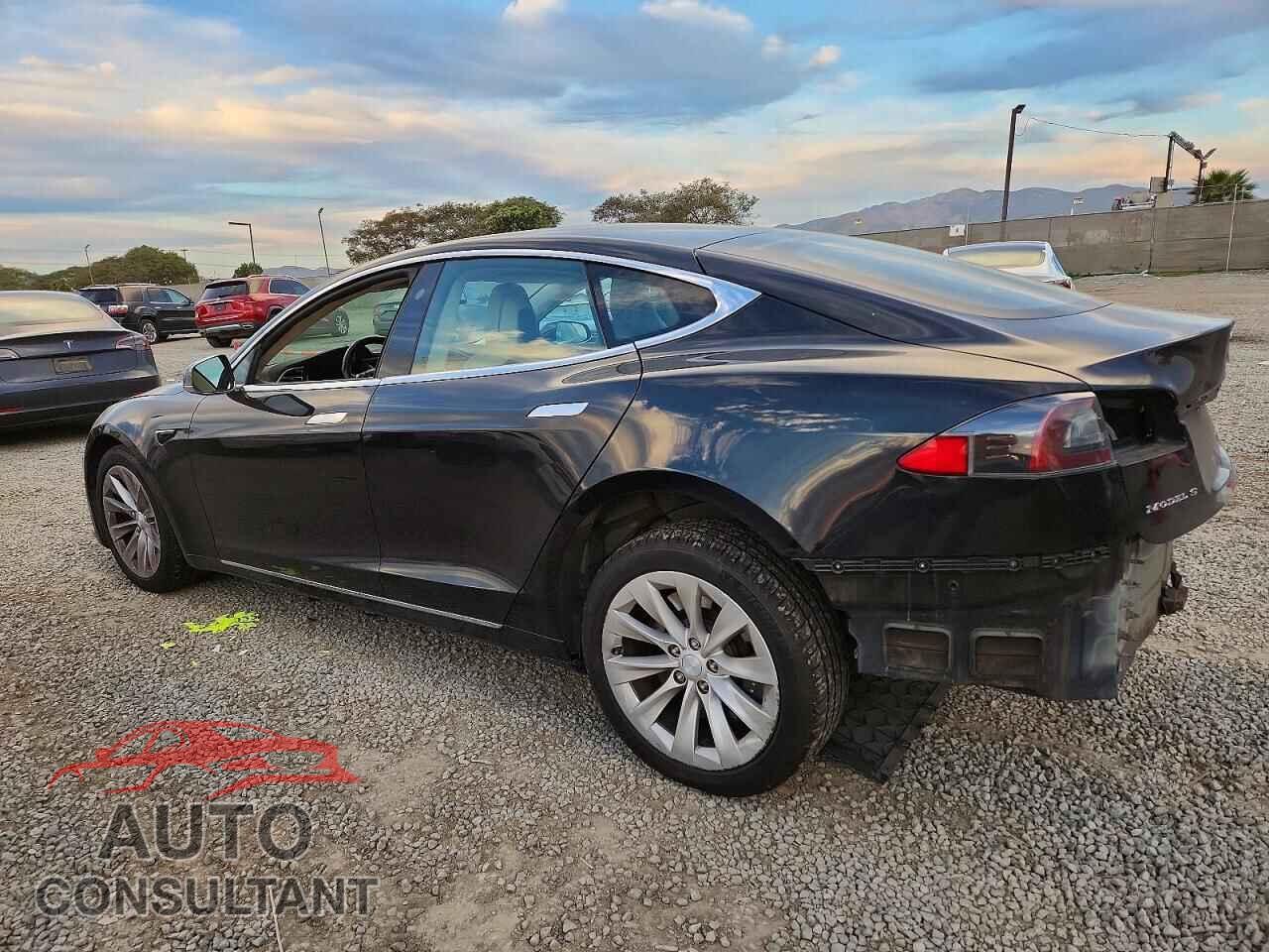 TESLA MODEL S 2017 - 5YJSA1E22HF200624