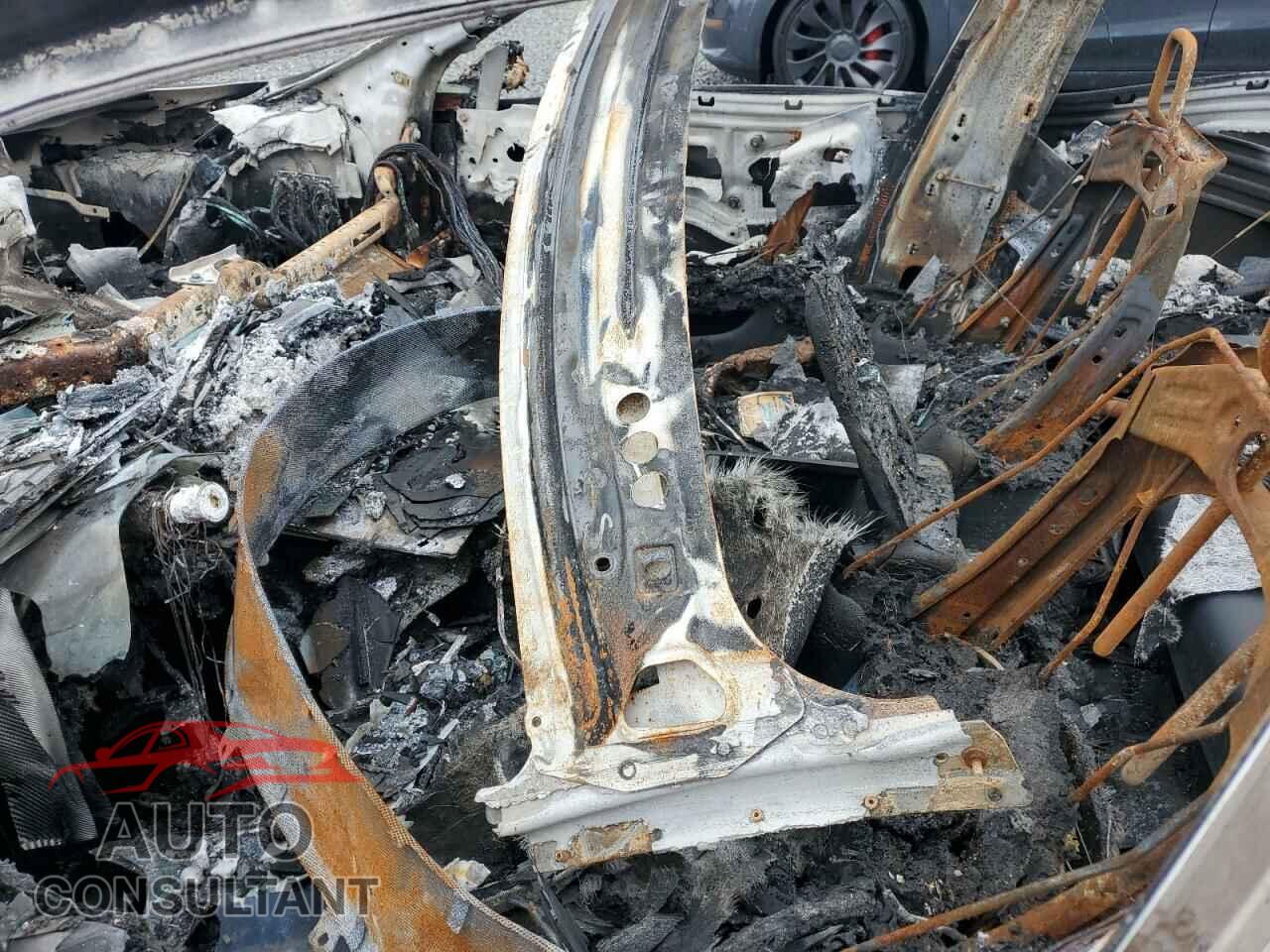 TESLA MODEL S 2021 - 5YJSA1E63MF452301