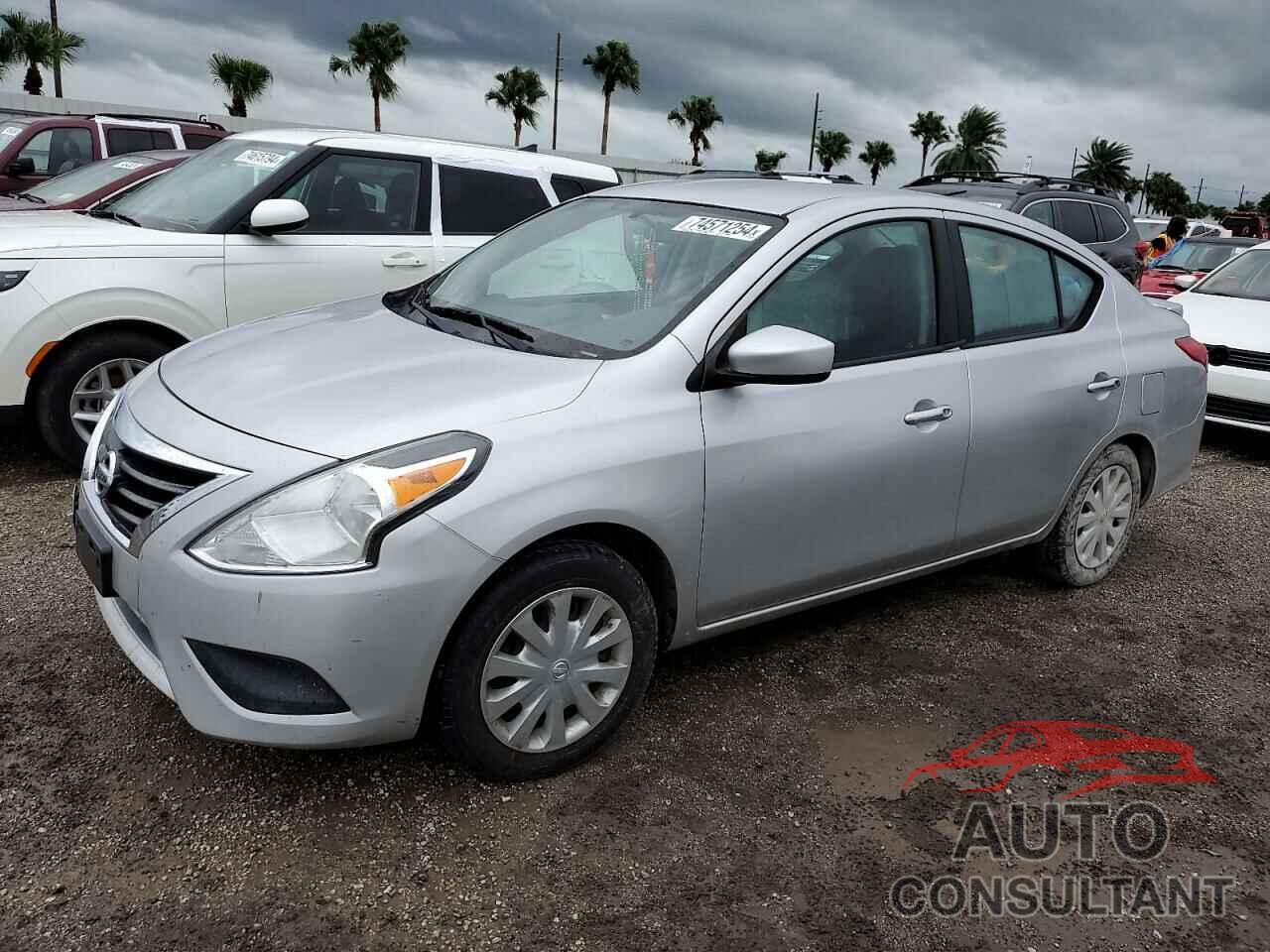 NISSAN VERSA 2018 - 3N1CN7AP5JK402421