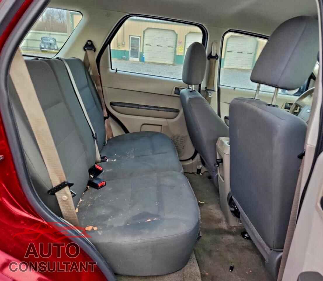 FORD ESCAPE 2009 - 1FMCU02739KB28516