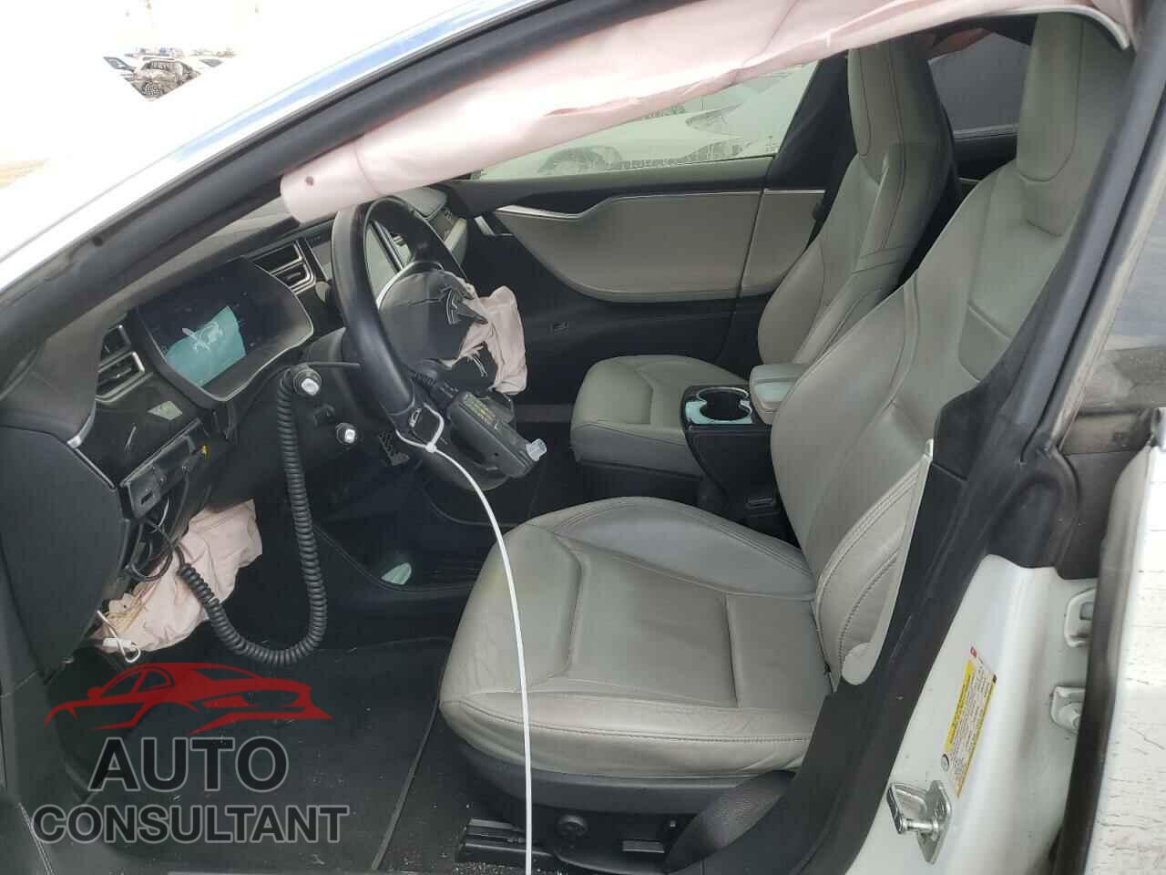 TESLA MODEL S 2015 - 5YJSA1E12FF116338