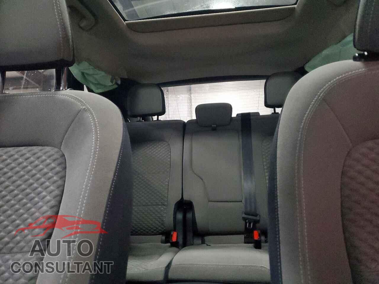 FORD ESCAPE 2020 - 1FMCU9G64LUA72456