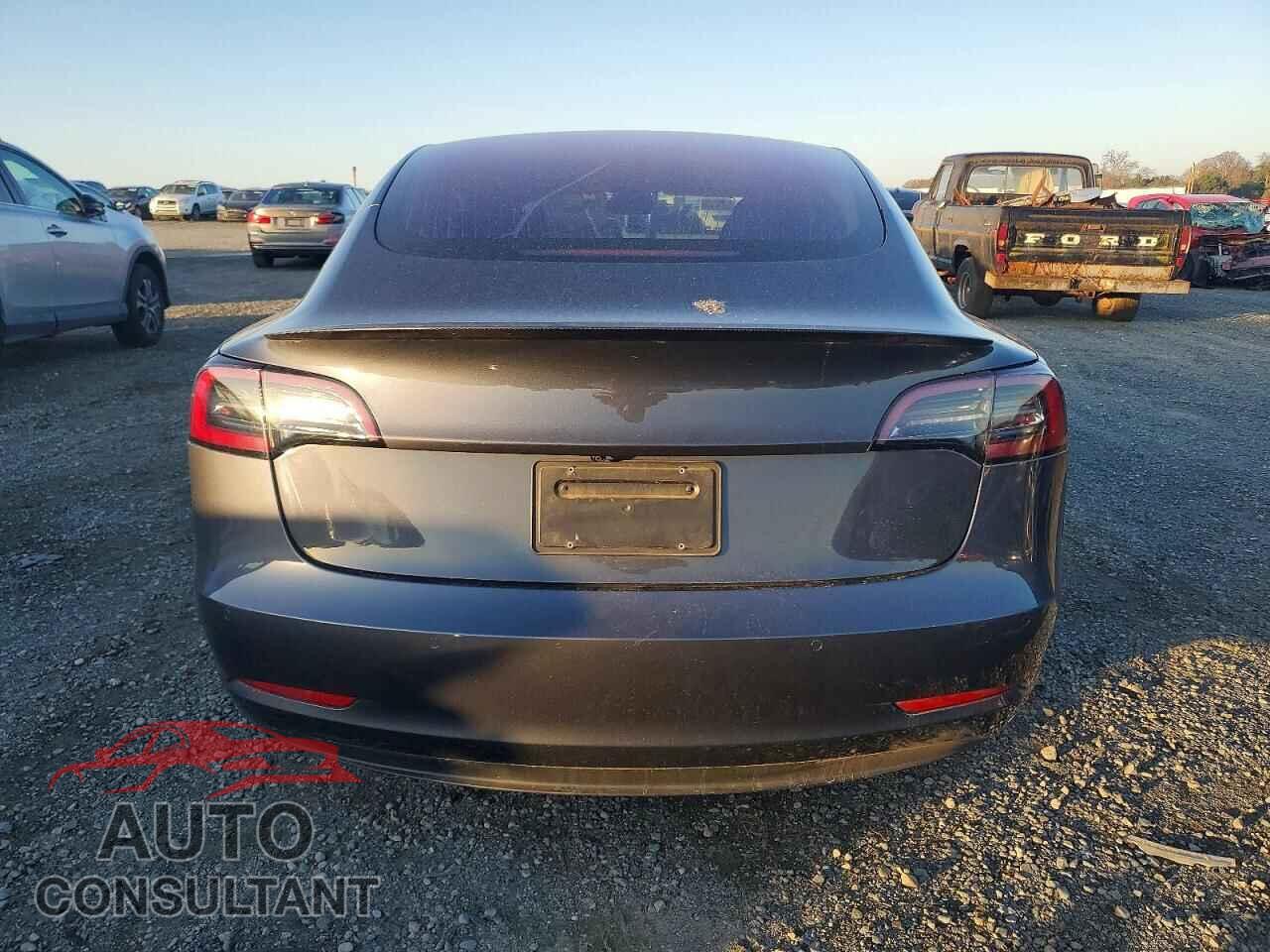 TESLA MODEL 3 2018 - 5YJ3E1EA0JF023724