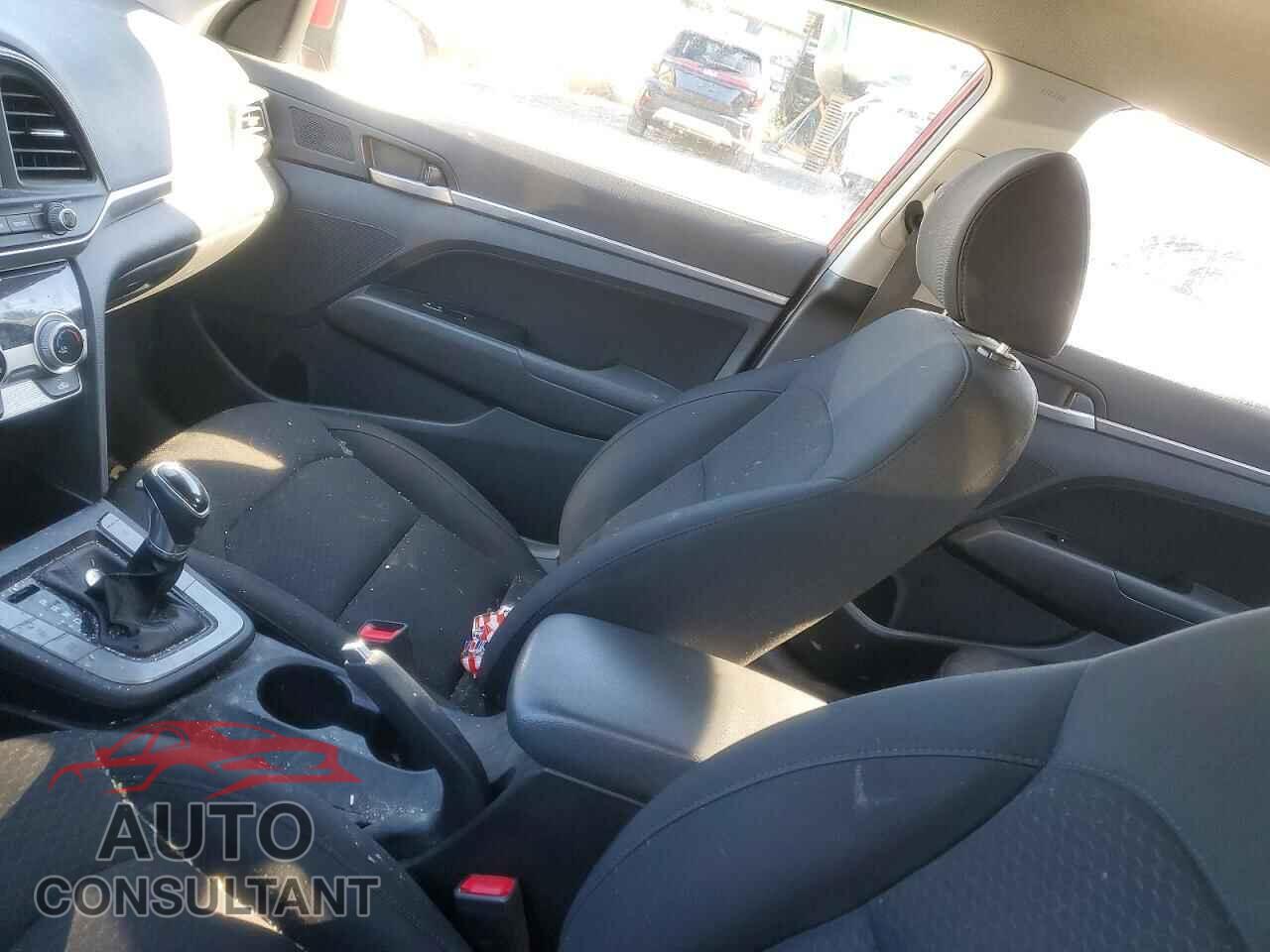 HYUNDAI ELANTRA 2019 - KMHD84LF3KU791102