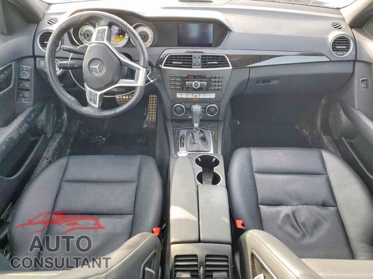 MERCEDES-BENZ C-CLASS 2012 - WDDGF8BB1CA636005
