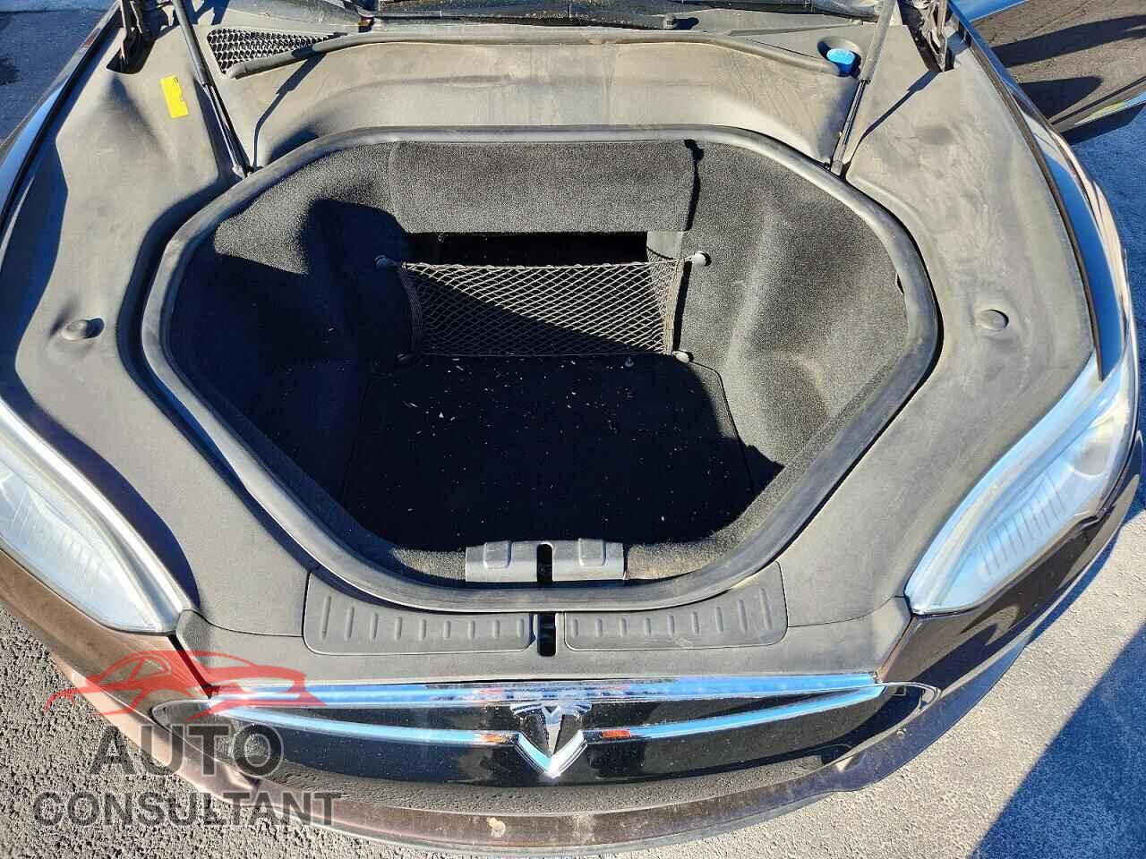 TESLA MODEL S 2013 - 5YJSA1CG2DFP17849