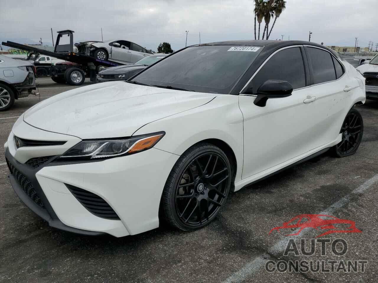 TOYOTA CAMRY 2018 - JTNB11HK5J3038014