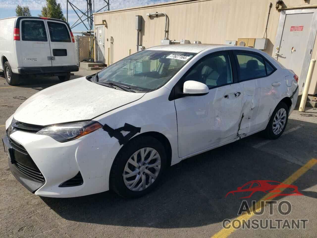 TOYOTA COROLLA 2018 - 5YFBURHE4JP802270
