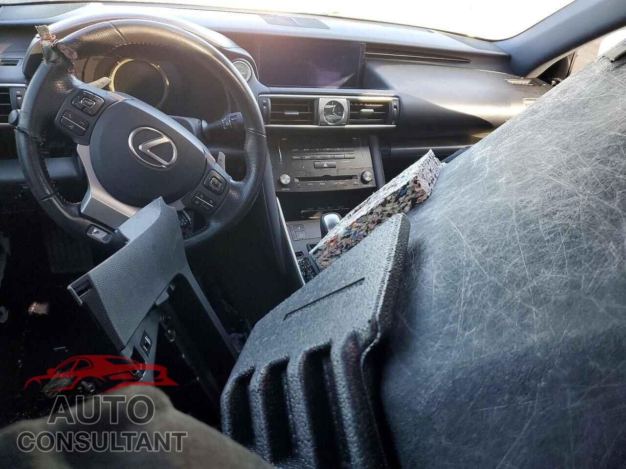 LEXUS IS 2017 - JTHBA1D2XH5039487