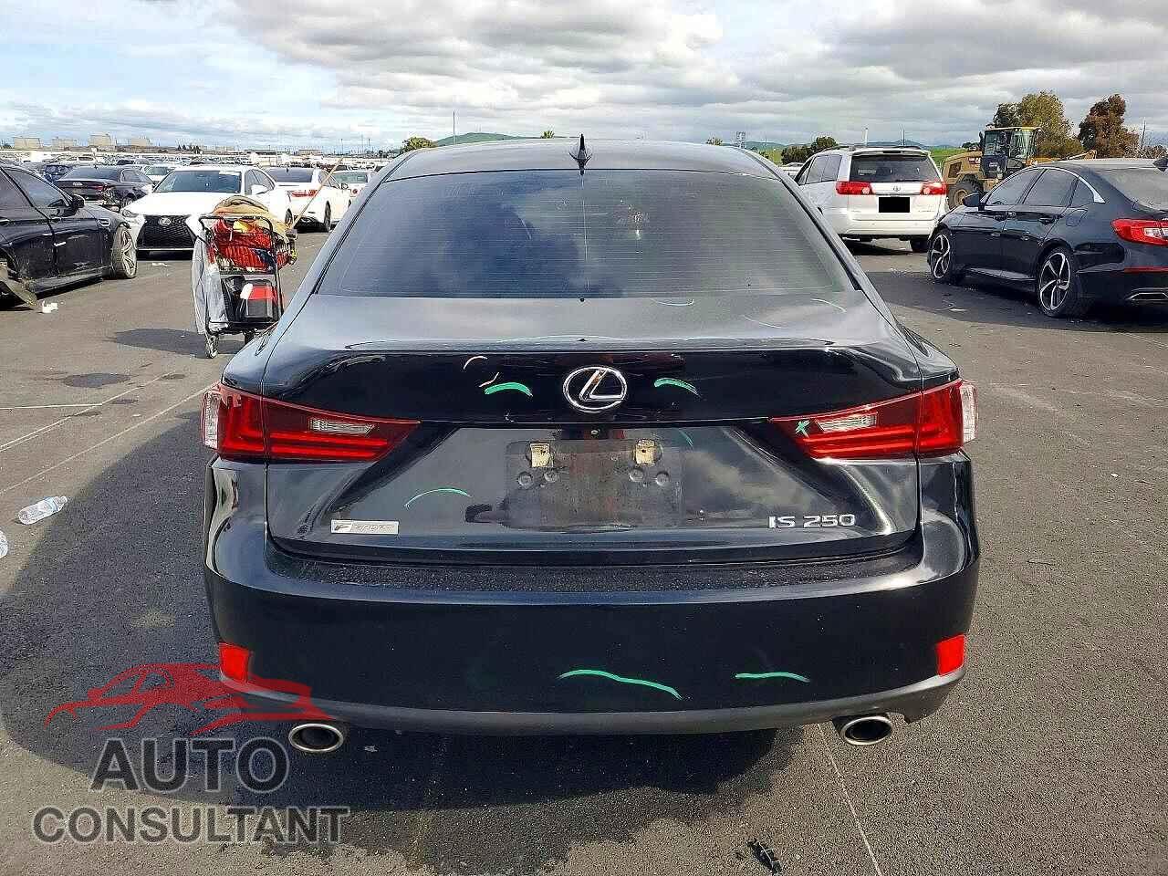 LEXUS IS 2015 - JTHBF1D23F5049857