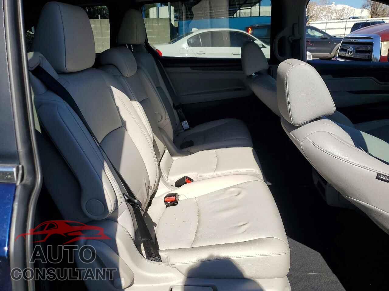 HONDA ODYSSEY 2023 - 5FNRL6H60PB015331
