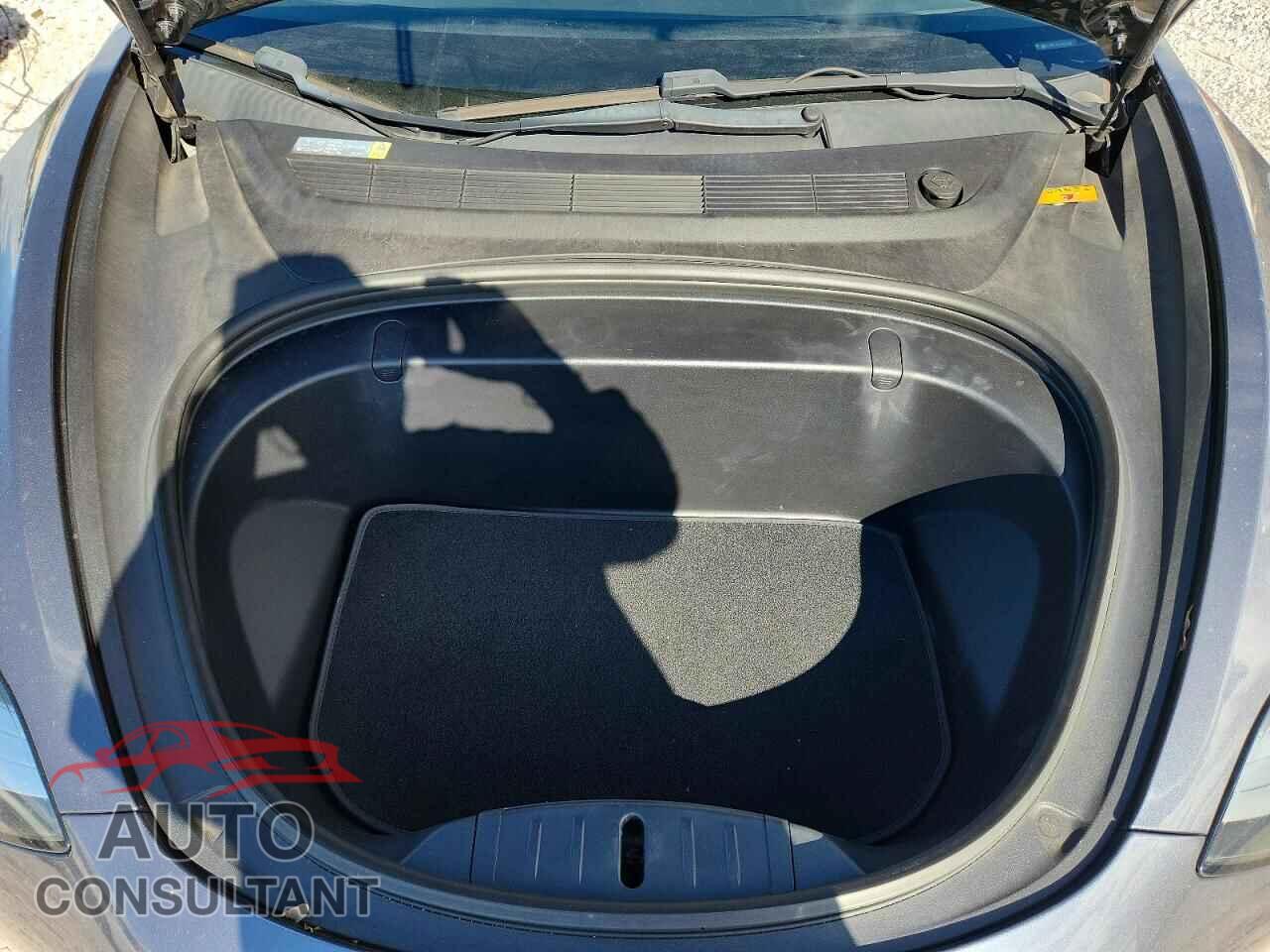 TESLA MODEL 3 2018 - 5YJ3E1EA5JF041538