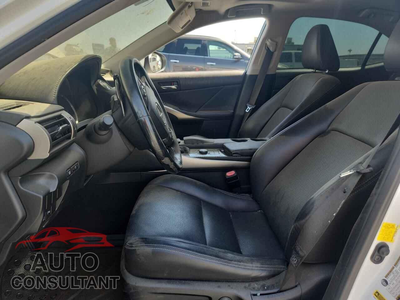 LEXUS IS 2014 - JTHBF1D26E5000330