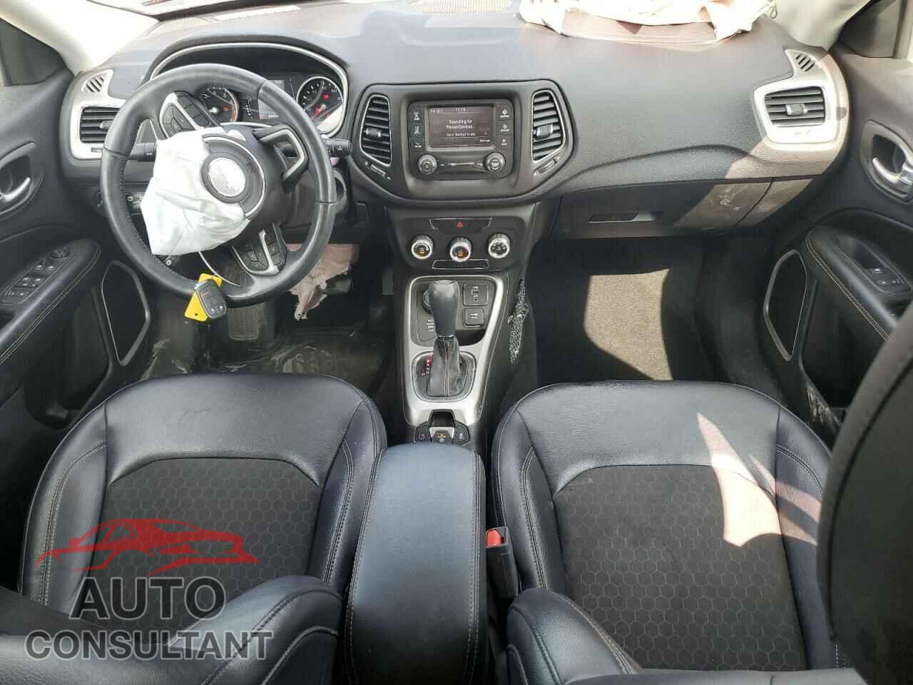 JEEP COMPASS 2017 - 3C4NJDBB6HT641287