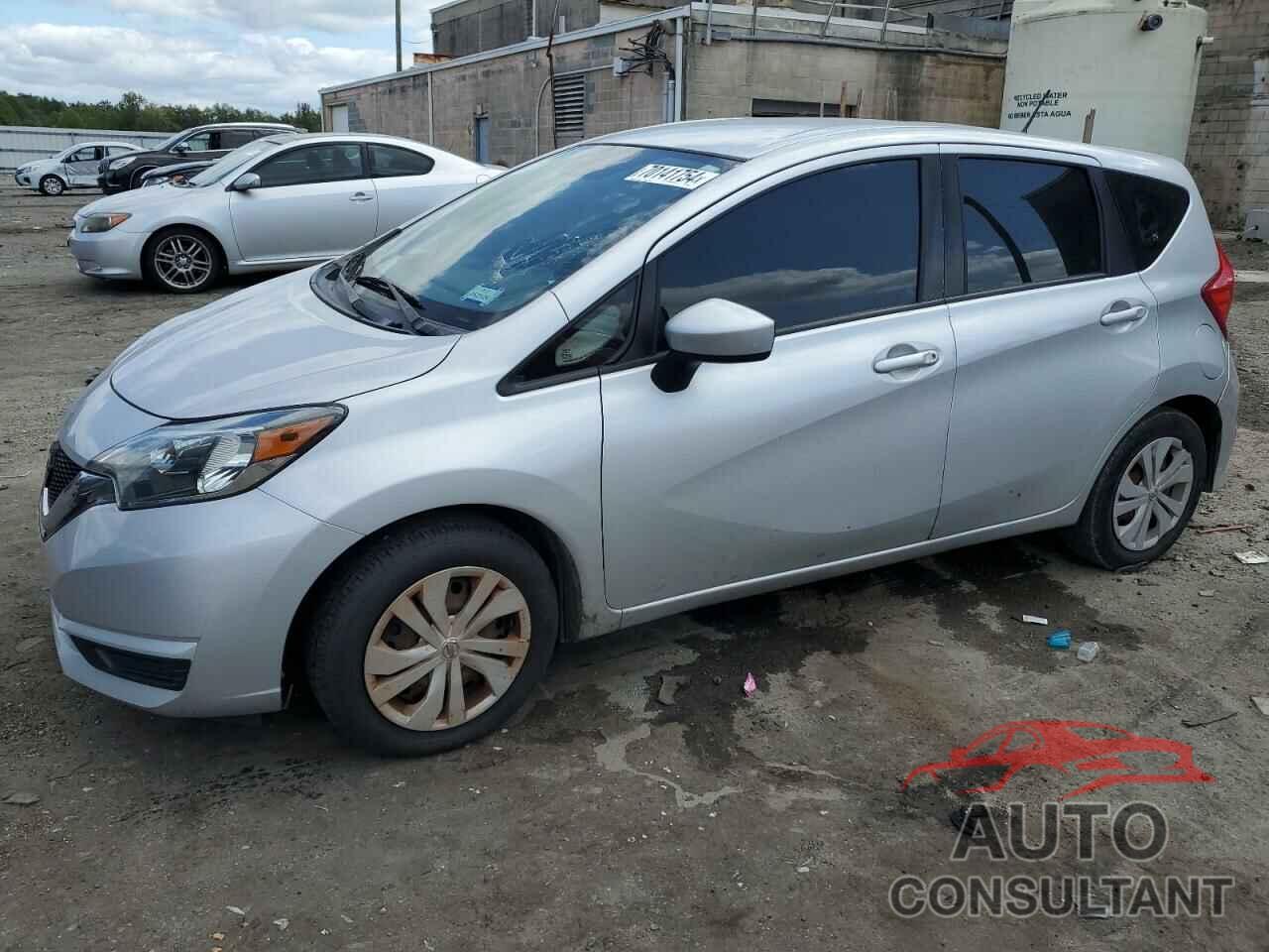 NISSAN VERSA 2018 - 3N1CE2CP3JL353083