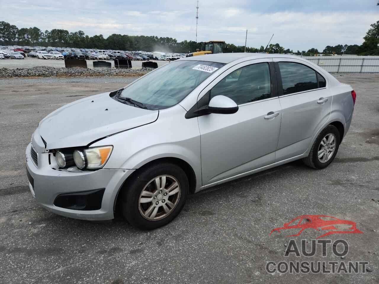 CHEVROLET SONIC 2013 - 1G1JC5SH4D4239456