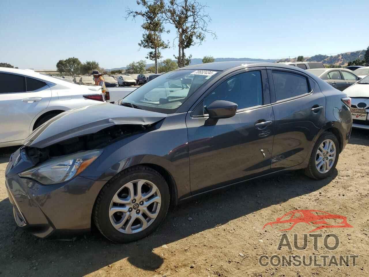 TOYOTA YARIS 2017 - 3MYDLBYV2HY172585