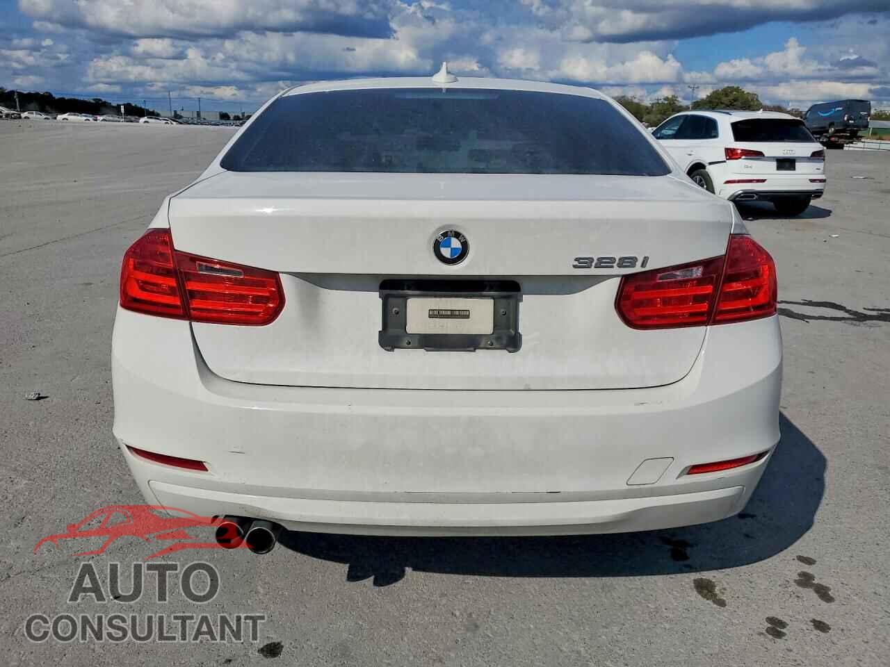 BMW 3 SERIES 2013 - WBA3A5G59DNP19911
