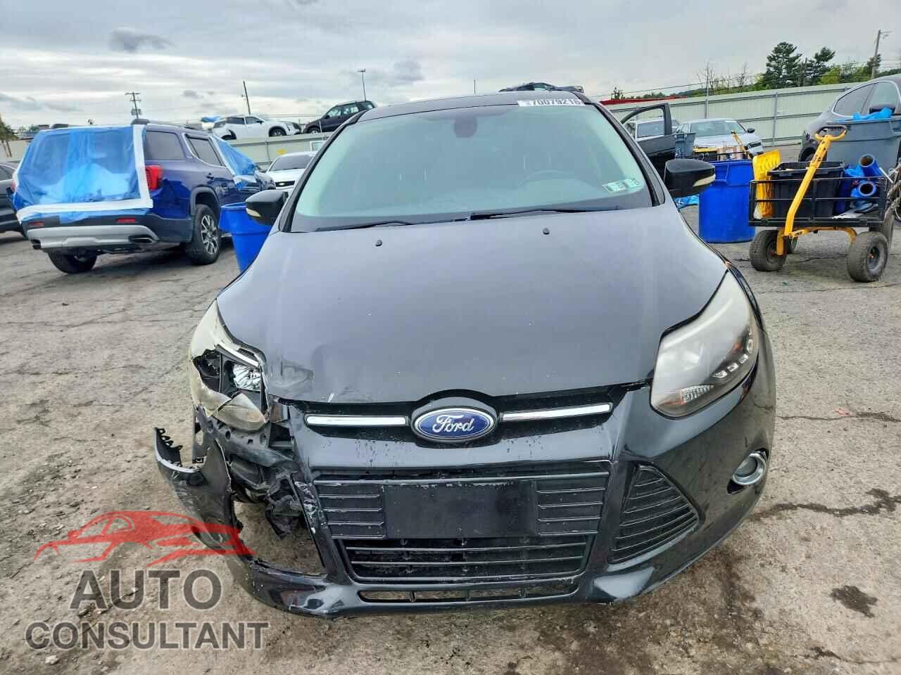 FORD FOCUS 2012 - 1FAHP3N22CL307625
