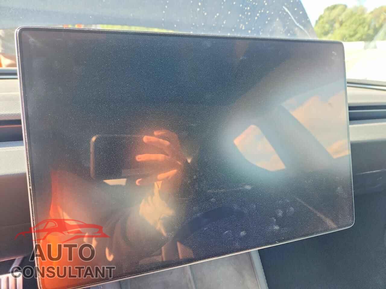 TESLA MODEL 3 2024 - 5YJ3E1ET2RF820232