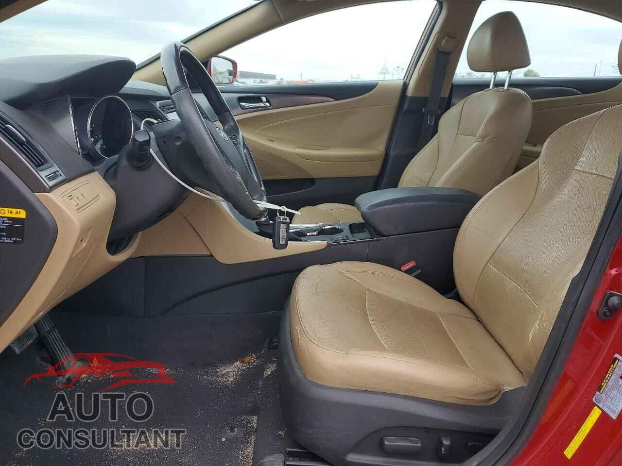 HYUNDAI SONATA 2011 - KMHEC4A41BA015640