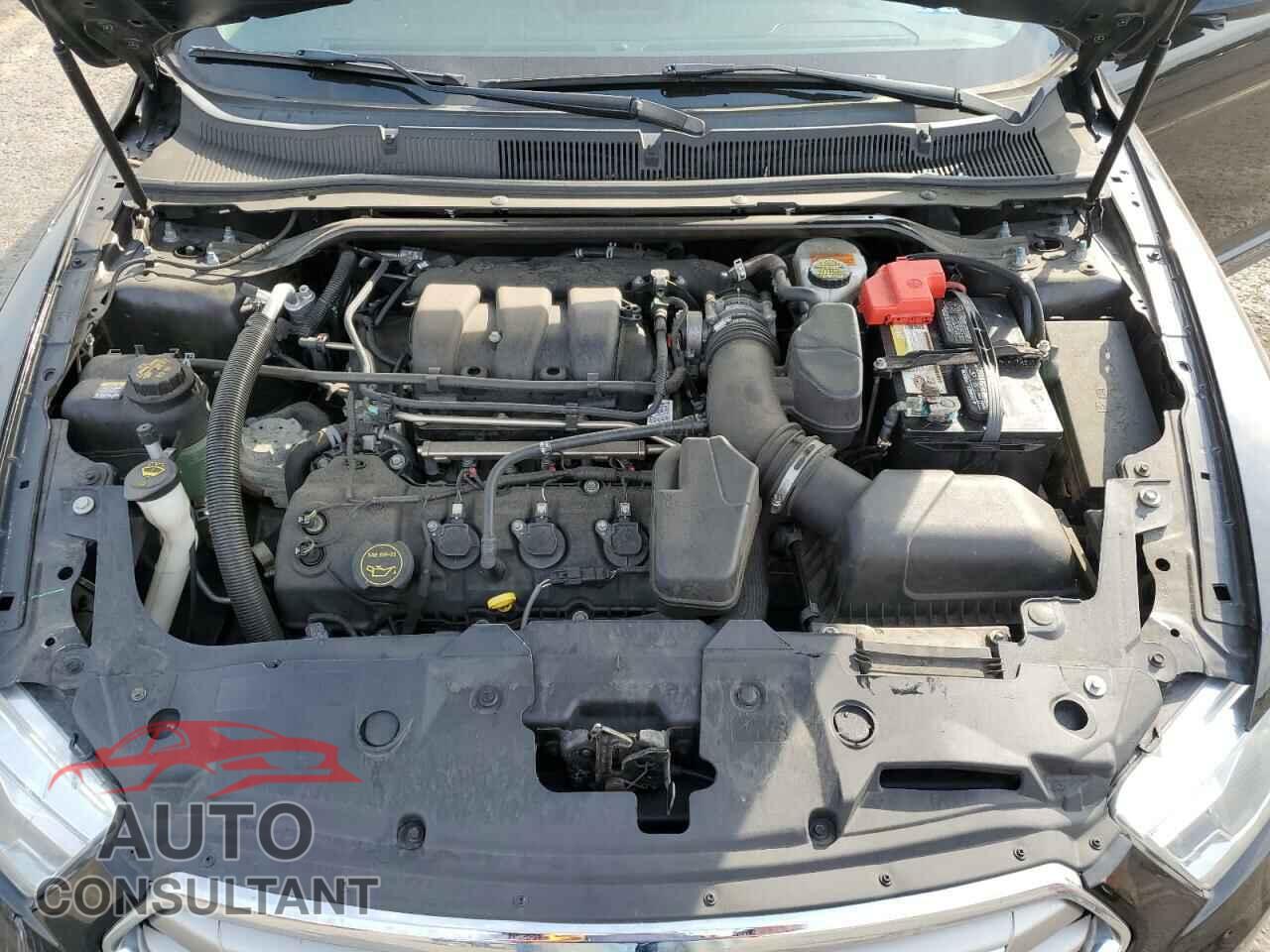 FORD TAURUS 2018 - 1FAHP2D82JG129592