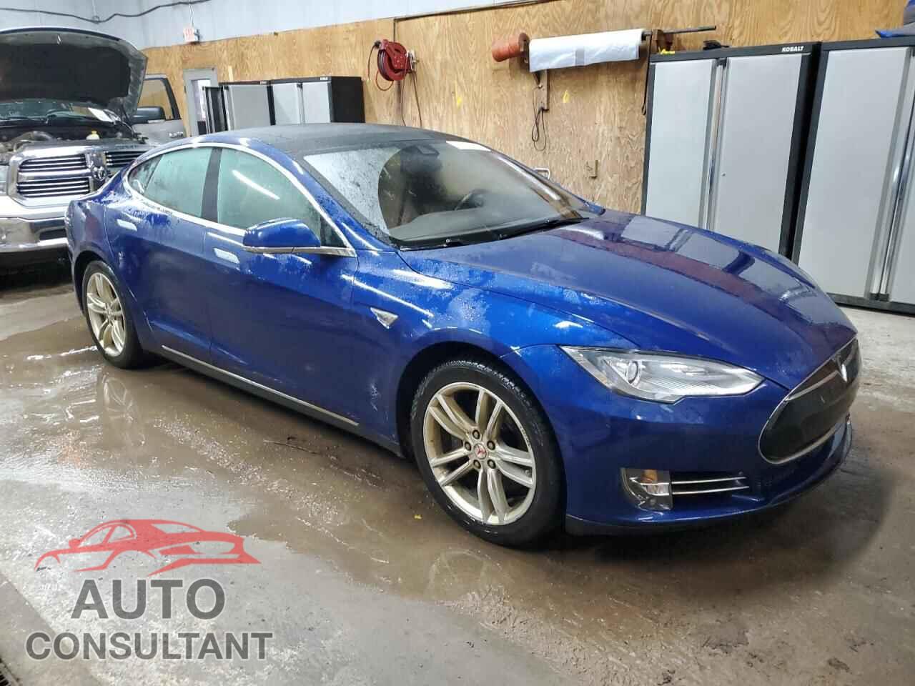 TESLA MODEL S 2015 - 5YJSA1E25FF101079