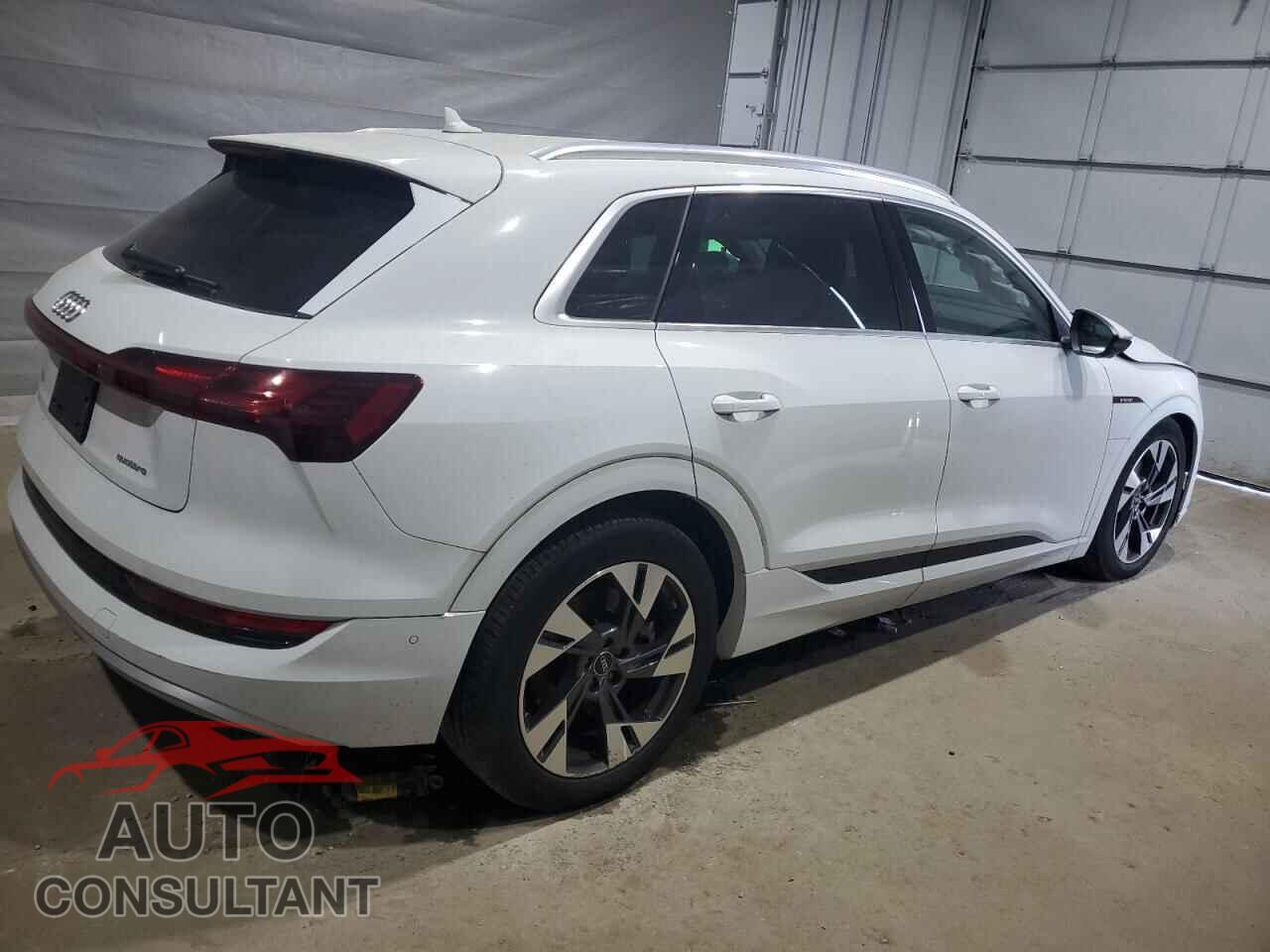 AUDI E-TRON 2022 - WA1LAAGE2NB025151