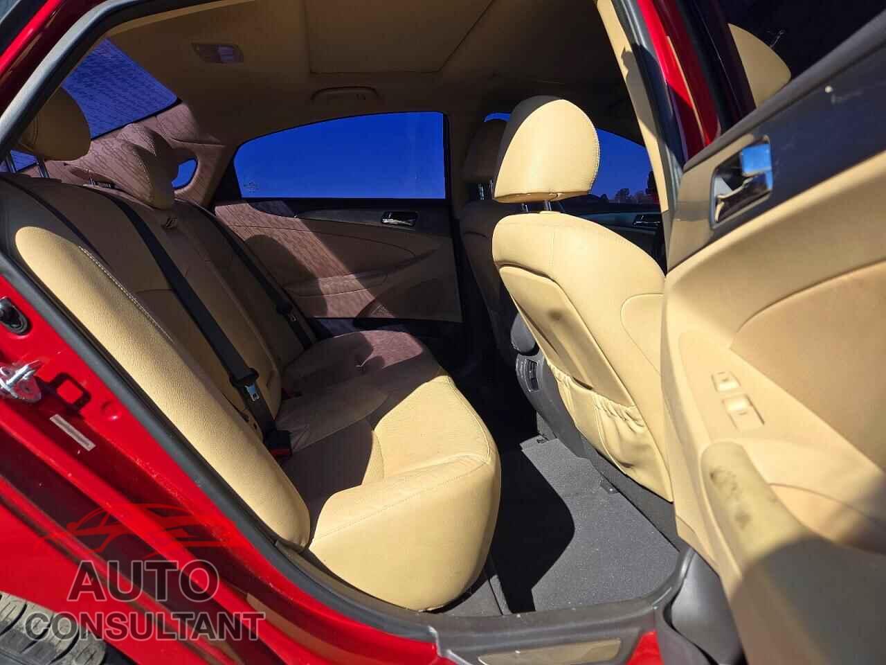 HYUNDAI SONATA 2012 - KMHEC4A49CA046345