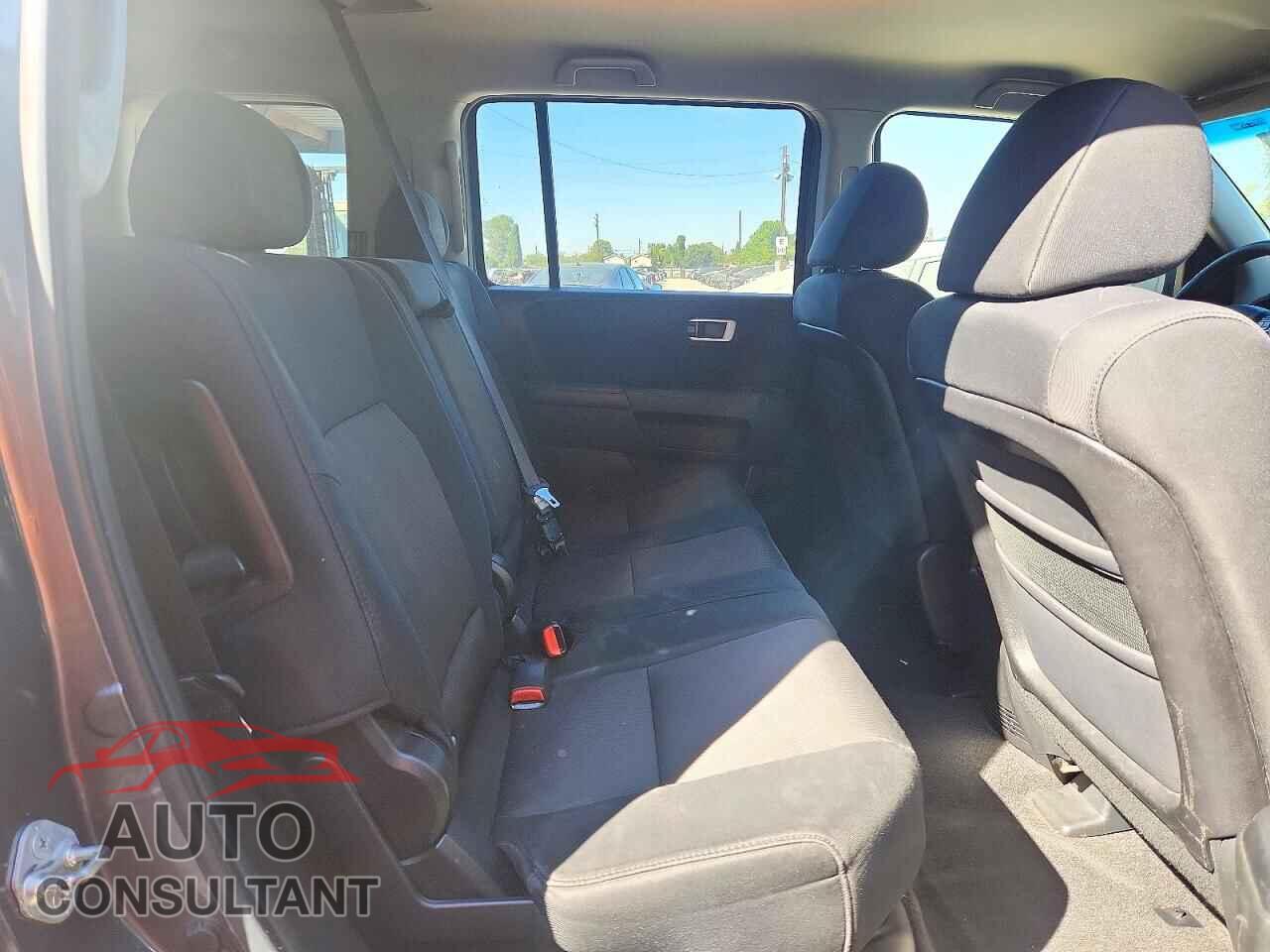 HONDA PILOT 2010 - 5FNYF3H47AB015284