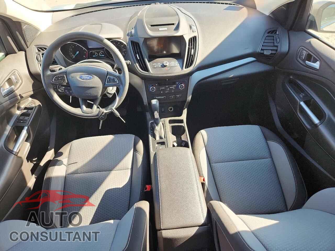 FORD ESCAPE 2017 - 1FMCU9GDXHUE42217