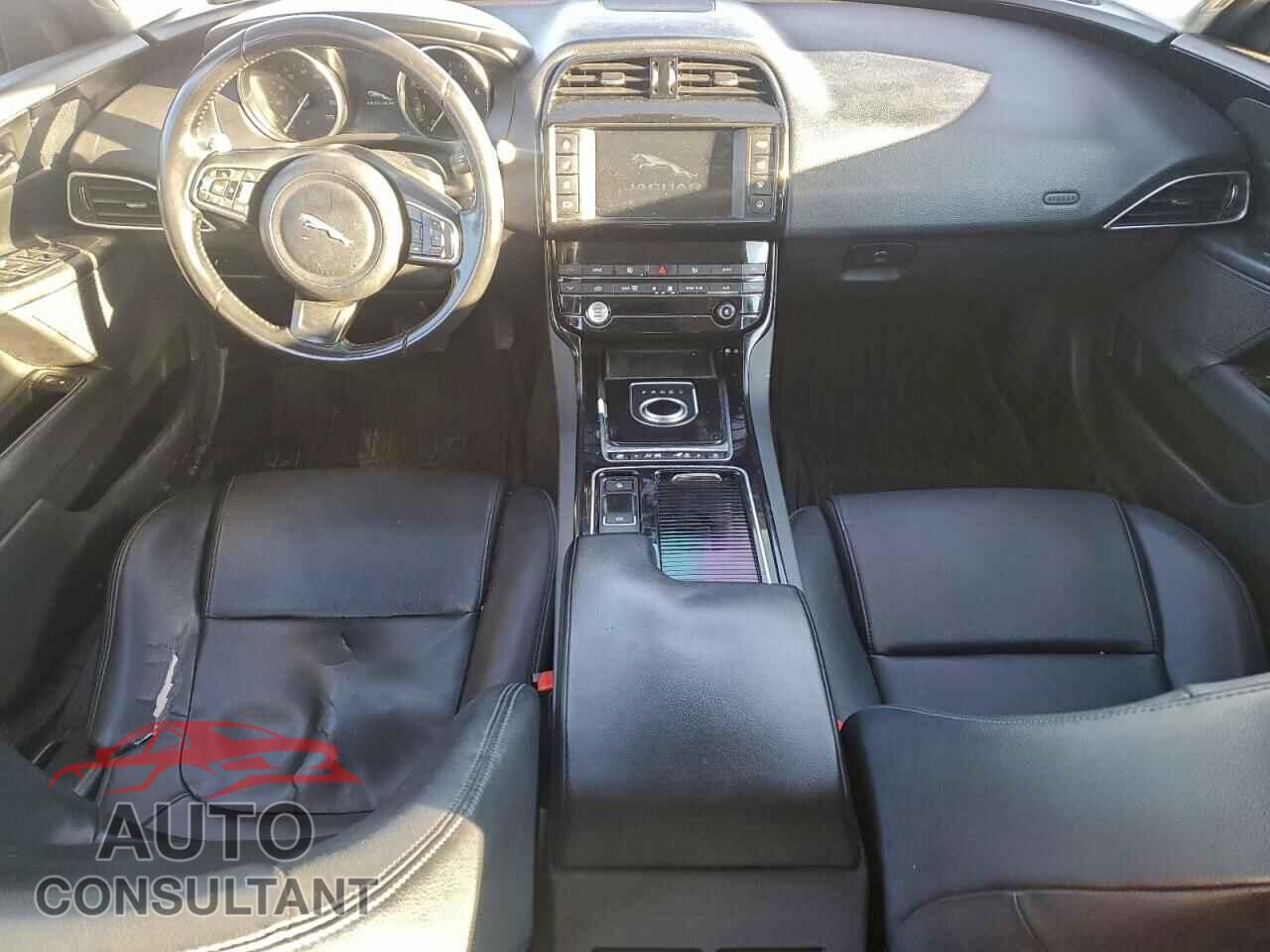 JAGUAR XE 2018 - SAJAR4FX7JCP38806