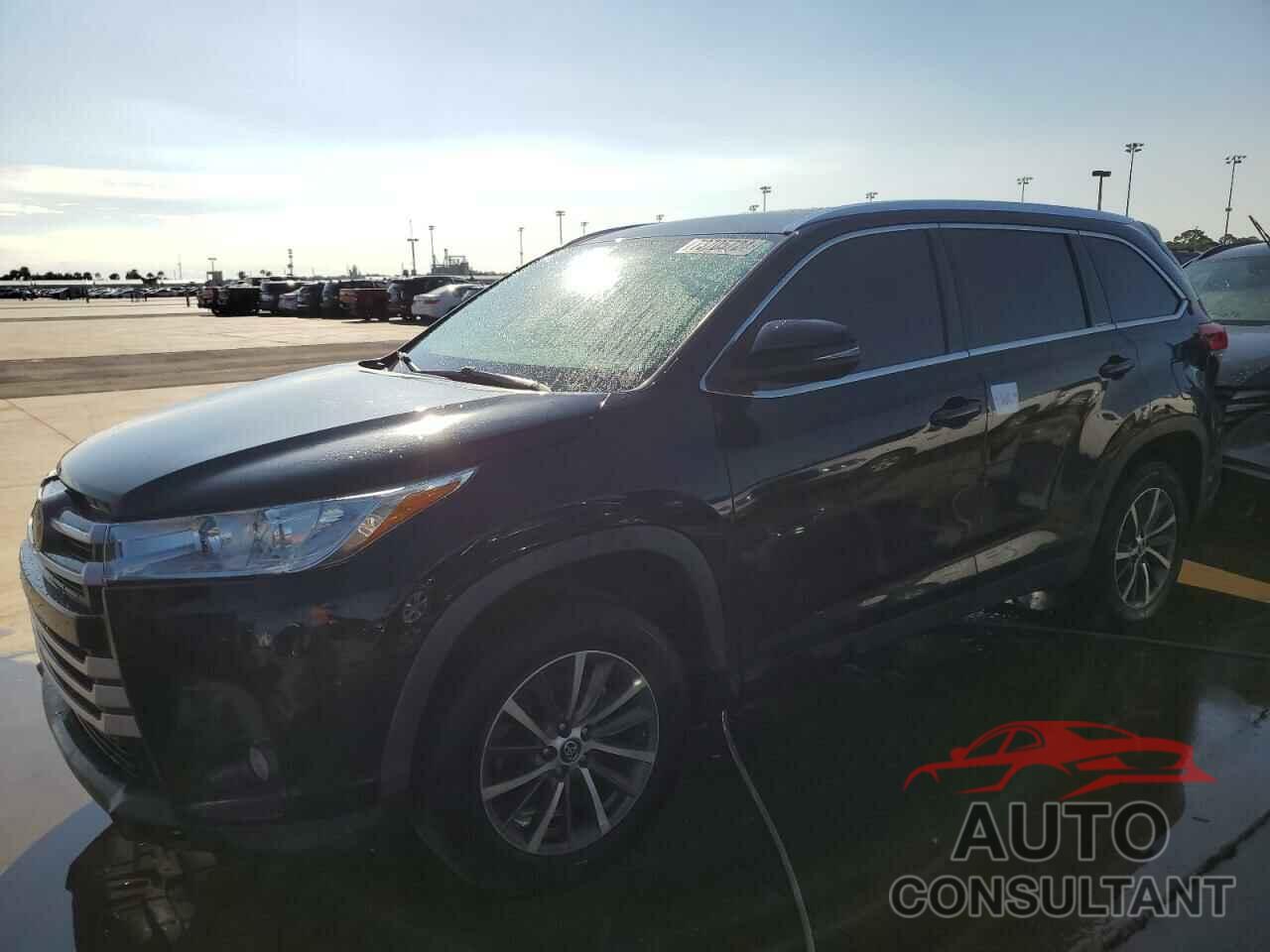 TOYOTA HIGHLANDER 2019 - 5TDKZRFH5KS569975